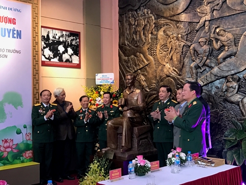 Lễ khánh thành và trao tặng tượng cố Trung tướng Đồng Sỹ Nguyên